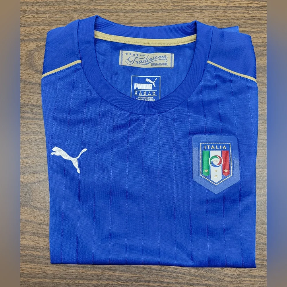 Women's Puma Italy Soccer Jersey EUC - Picture 1 of 9